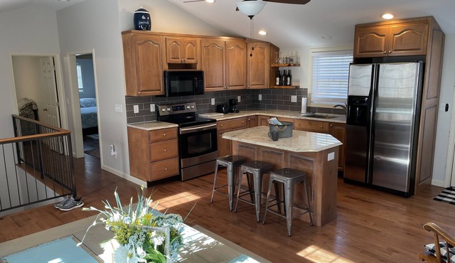 Clean, Comfy and Quiet House Smith Mountain Lake and Blue Ridge