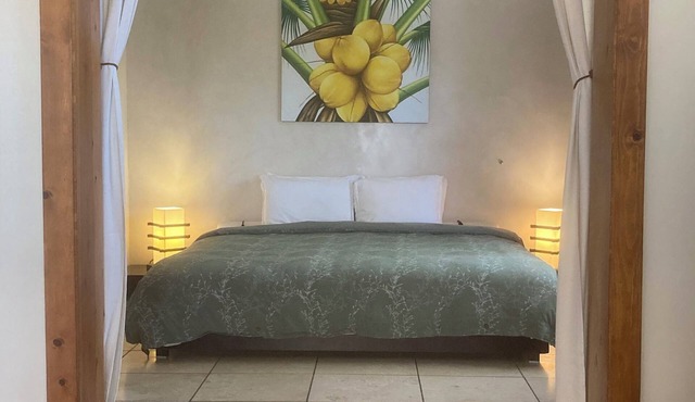 Clean & Comfy Casita with Super Fast WiFi, A/C, Private Patio and Parking.