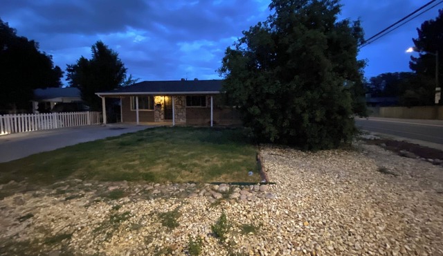 Clean, Comfy & Central - 3BR Denver Home w/Vibes