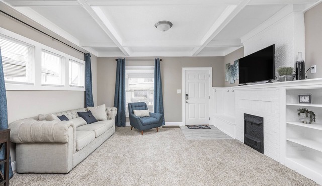 Clean & Comfy - Family friendly - 5 min to downtown