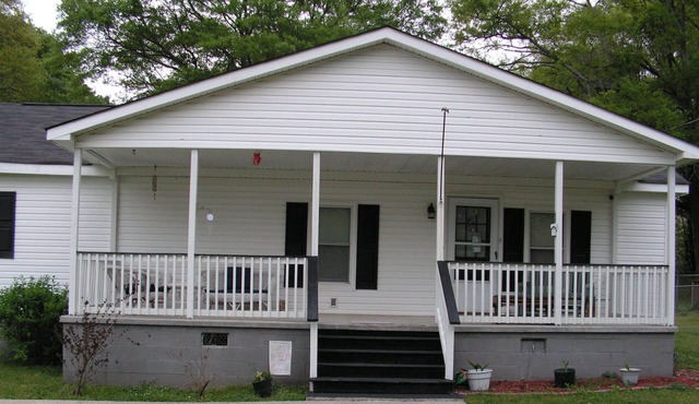 Clean Comfy Home Away From Home