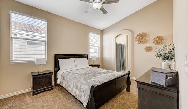 Clean, Convenient & Comfortable Vegas House