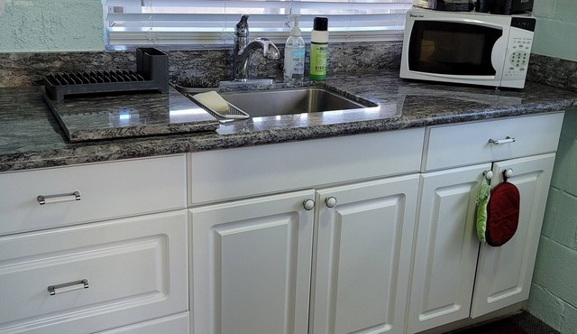 CLEAN, COOL, COZY, CONVENIENT 1/1/1cozy, convenient