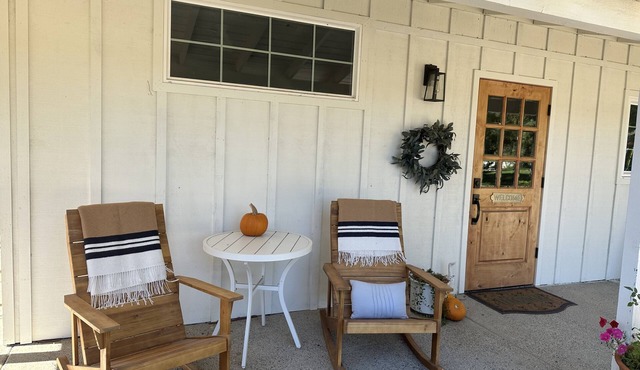 Clean Cottage great area. Close to Solvang, Ballard and Los Olivos.