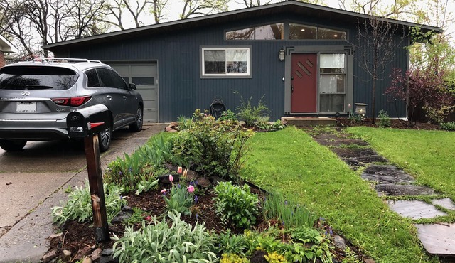Clean & Cozy 2-BR Boulder Retreat Fast Wi-Fi & Great Location