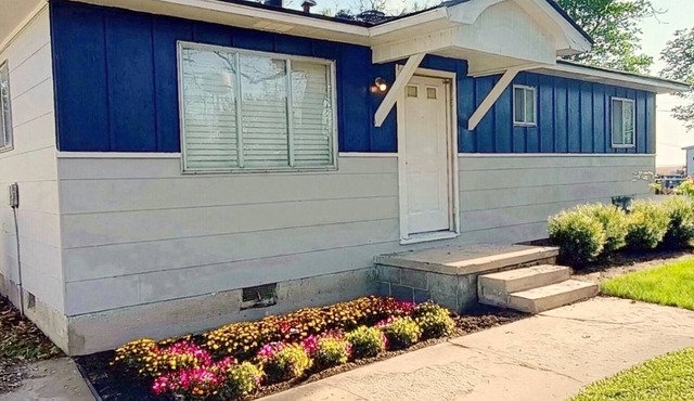 Clean & Cozy 3-bedroom house in great neighborhood of Blytheville with AC, WiFi