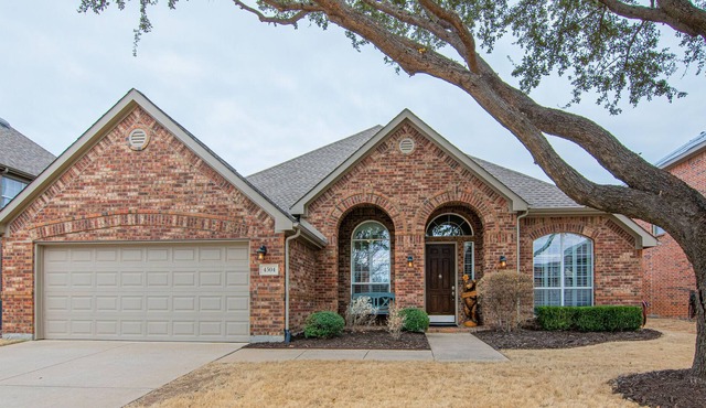 Clean, Cozy, and Comfortable in Flower Mound. Very close to lake, parks, trails
