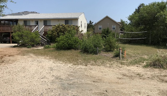 Clean & Cozy Beach Cottage Close to the Beach