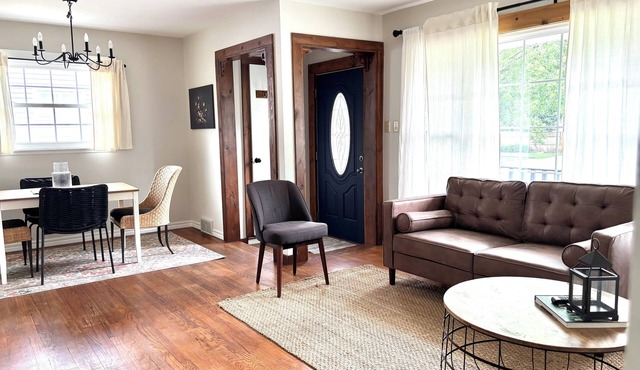 Clean, Cozy & Central - EMU + 10 mins to Ann Arbor