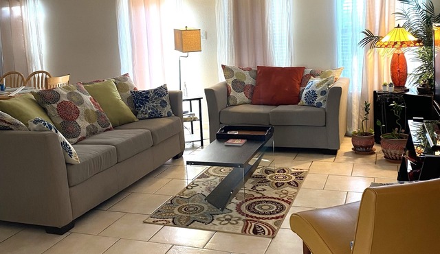 Clean & Cozy, Elegant & Comfortable, Home for families and friends in safe area!