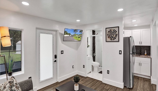Clean & Cozy Miami 2BR APT