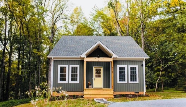 Clean, cozy, quiet and right in town. Find it all at The Windsor Cottage!