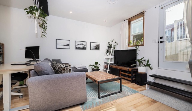 Clean & cozy renovated 2 bedroom apartment steps from away the metro in Verdun!