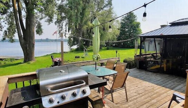 Clean, Cozy Waterfront Cottage with Great location