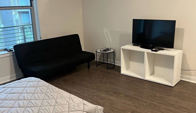 Clean Downtown Studio