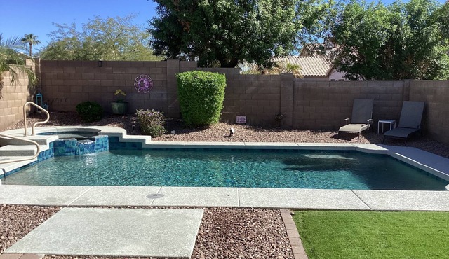 Clean Family Home/Resort like outdoor space