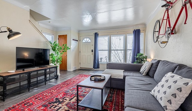 Clean, Fresh and Homey 2BR! Welcome!