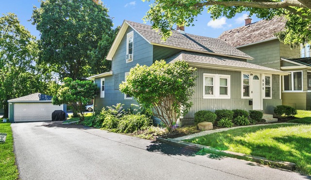 Clean Freshly Remodeled 4 Bedroom House