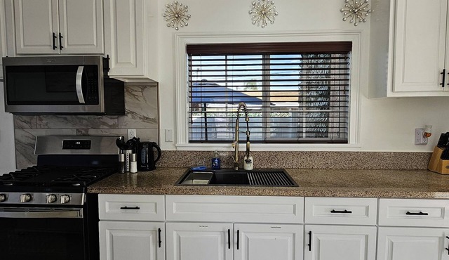 Clean, Gym, Great for Cruise Line & Convention Ctr. Lots of Parking.n