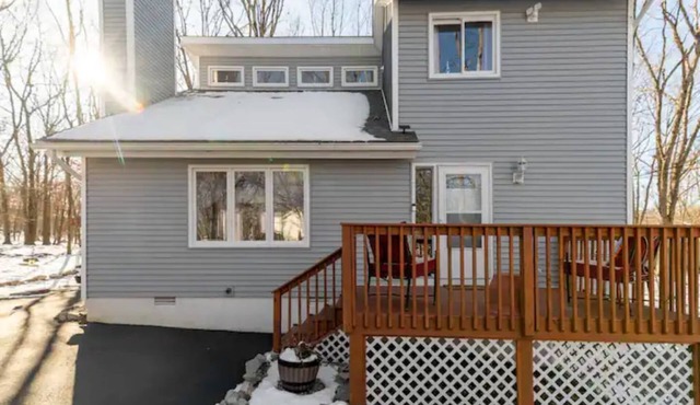 Clean Home Away From Home In A Beautiful Community With Indoor/Outdoor Pools