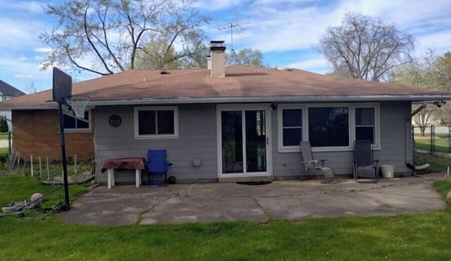 Clean home in quiet neighborhood