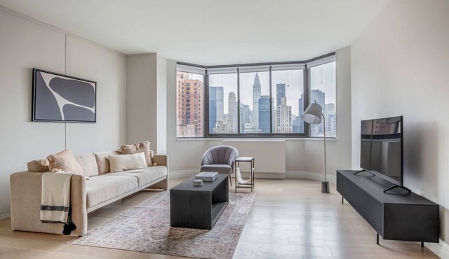 Clean Kips Bay 2BR w/Gym & Doorman, nr Comedy & Theater, by Blueground