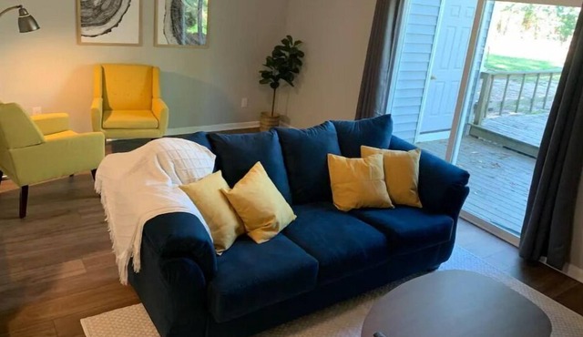 Clean & Modern 3-Bedroom Duplex