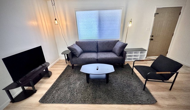 Clean Modern Eastside Colorado Springs Apartment Delta