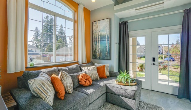 Clean-n-Comfy 1-Bedroom Apartment in quiet peaceful neighborhood.