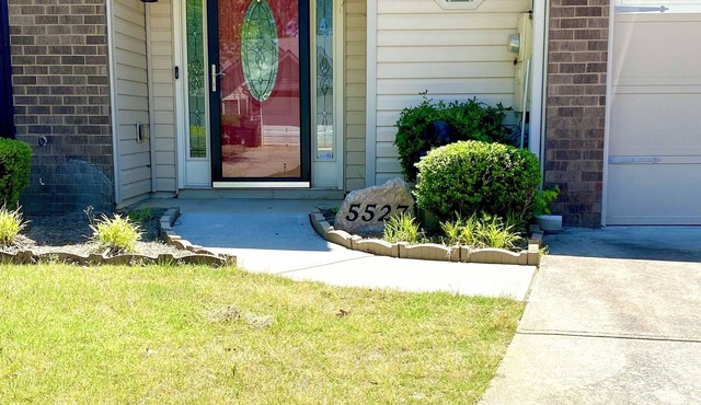 Clean, Neat & Cozy Townhouse 15 min from Atlanta airport