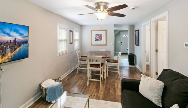 Clean Newly Remodeled 2 Bedroom Apartment