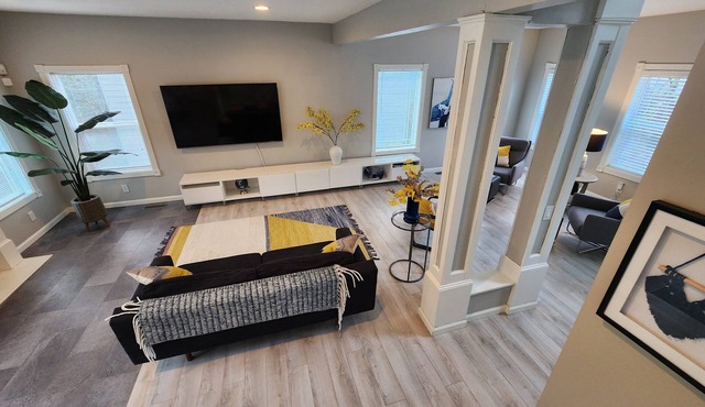 Clean, open, bright and comfy house, in ideal setting with EV Charging on site