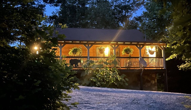 CLEAN Private Cabin With Incredible Rear Deck And Lake Privileges