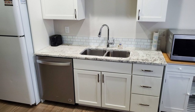 Clean, private entrance, easy check-in and out(door code).2.3 miles from Walmart