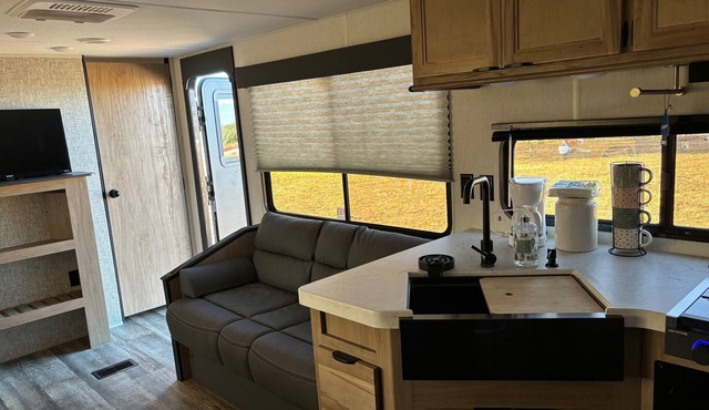 Clean, Relaxing Camper In The Pawnee Countryside.