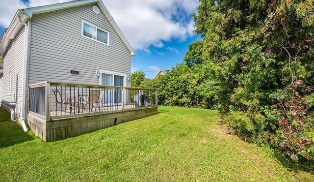 Clean, renovated, modern 2 bedroom house in Pembroke