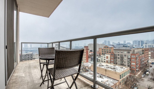 Clean River West 2BR w/Party Room, nr Fulton Market, by Blueground