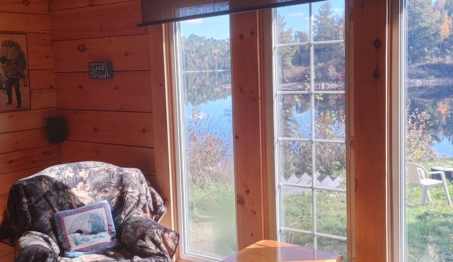 CLEAN Romantic Cabin Lakeside Sauna/Tub and Fire Pit