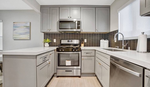 Clean & Spacious 2BR Disneyland Vacation Home | 2 Bath | Sleeps 5