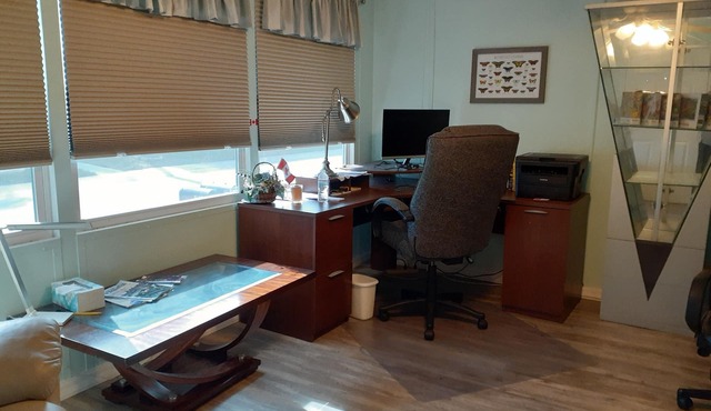 Clean spacious 2BR mobile home in great senior community in Largo Florida