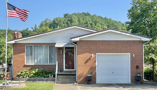 Clean, spacious 3 bdrm, 1.5 bath home in a safe location