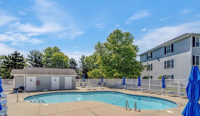 Clean Spacious Condo Pools Tennis Grilling Area Sleeps 7