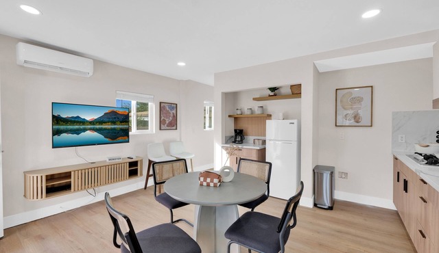 Clean Stylish 2 Beds free parking for Small groups