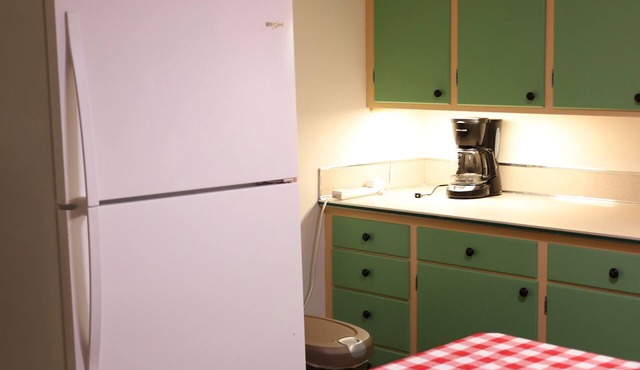 Clean Vintage 2BR Upper – Quiet, Comfortable Manitowoc Retreat w/WiFi & Parking