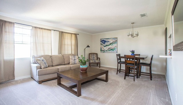 Clean, Well Kept Apartment