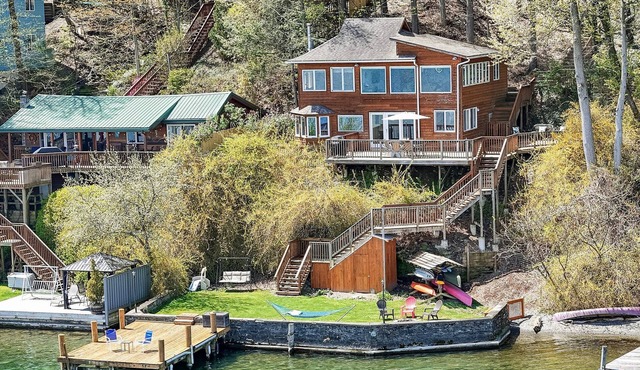 Clean Well Maintained Cayuga Lake Perfect For Families, Wineries, College Visits