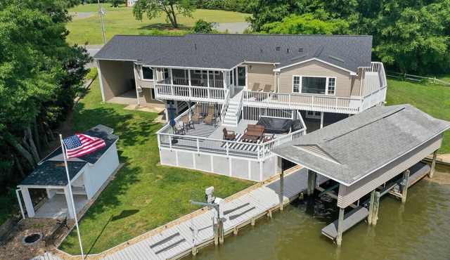 *CLEANING FEE WAIVED on 5+ Night Stay!* Hot Tub, Dock, Fire Pit Beach/Pool