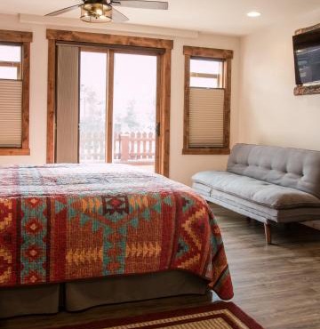 Clear Creek Inn