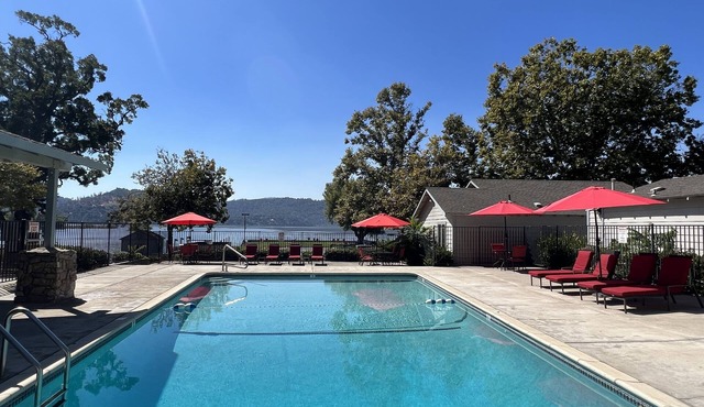 Clear Lake Cottages & Marina