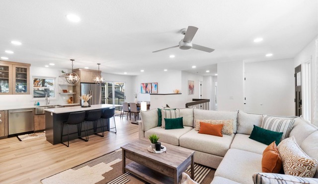 Clear Lake Escape - Lake Views, Pool Table, Ping Pong Table, Fire Pit